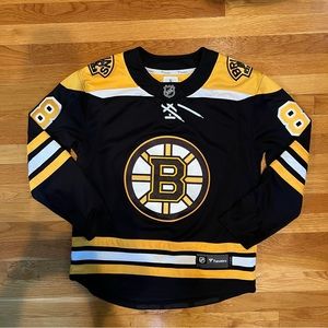 Boston Bruins Fanatics Authentic Hockey Jersey Size Small